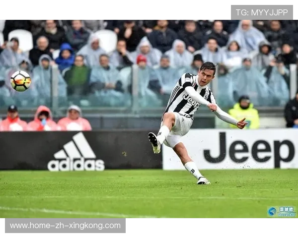 尤文图斯中场回敲制造机会，迪巴拉低射得手